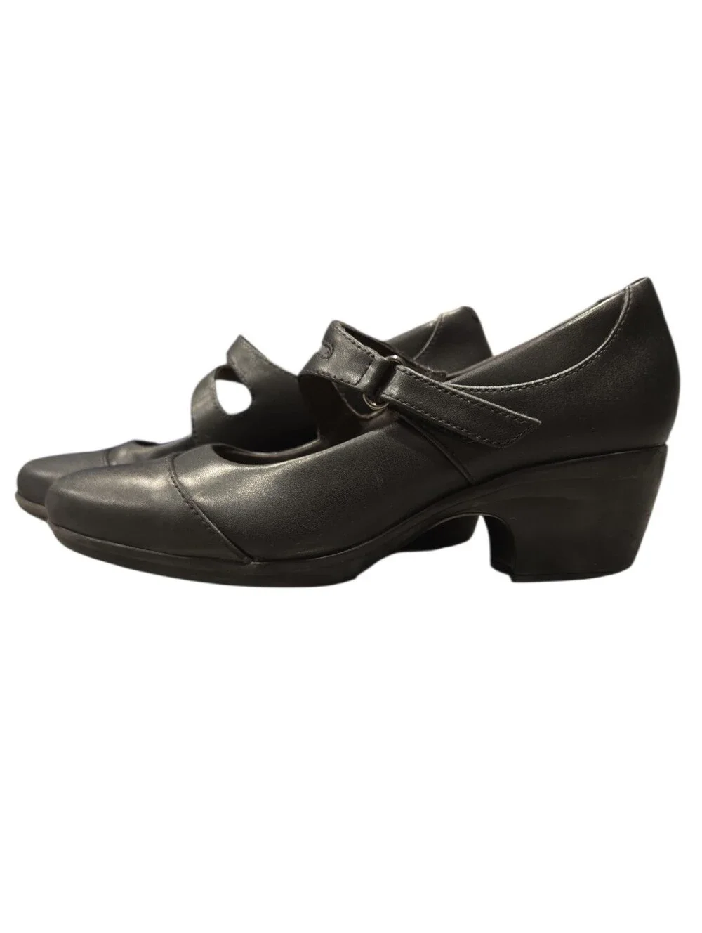 CLARKS EMILY CLOVER MARY JANE BLOCK  HEEL PUMPS. SIZE 8 .5. BLACK.